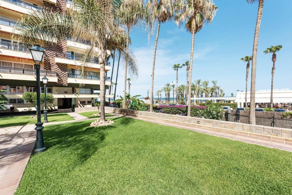 Remo Carihuela A Pie De Playa Parking Privado